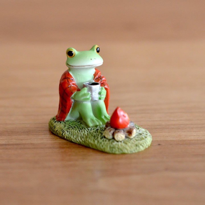 日本🇯🇵新品 療癒 青蛙 Copeau 冬季 取暖 火爐 療癒擺飾 園藝擺飾 裝飾品 青蛙擺飾 小青蛙 カエル