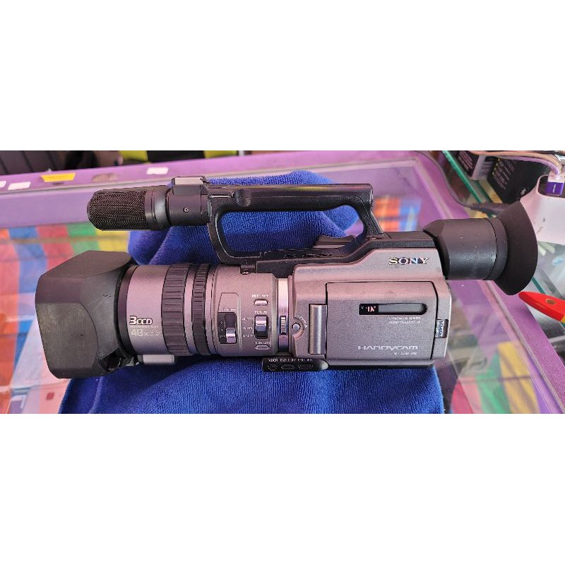 稀有出售日本原裝索尼SONY DCR-VX2100專業用手提式DV攝影機