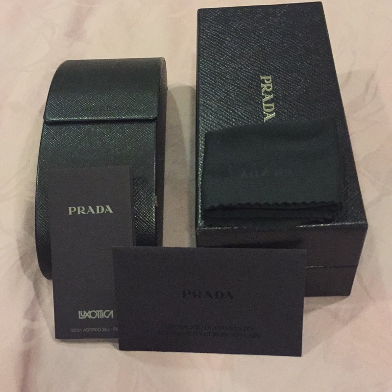 Fendi 眼鏡盒 (Prada 完售）