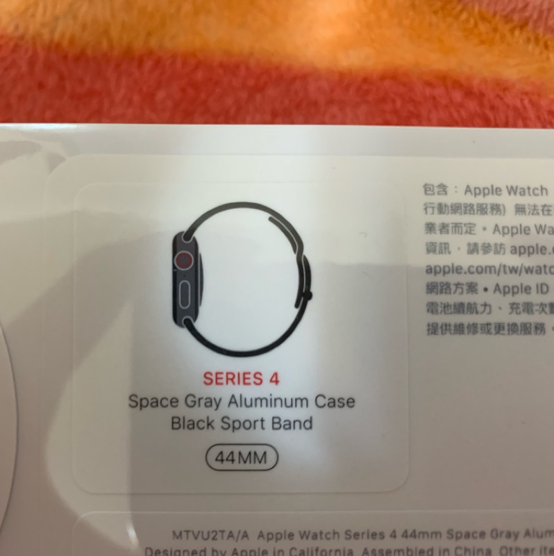 Apple watch S4 LTE 44mm 太空灰鋁金屬錶殼 黑色運動型錶環