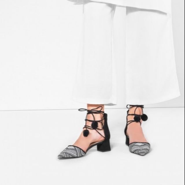 小CK CHARLES & KEITH 造型綁帶鞋