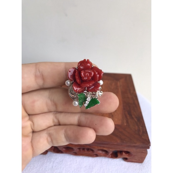 早期收藏台灣牛血紅珊瑚玫瑰花點綴珍珠玉蝴蝶戒指