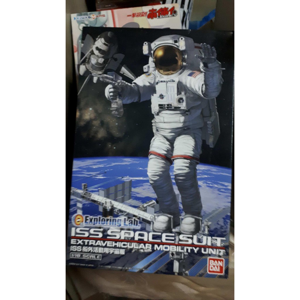 Bandai 1 10 Iss Iss船外活動用宇宙服外盒有損 蝦皮購物