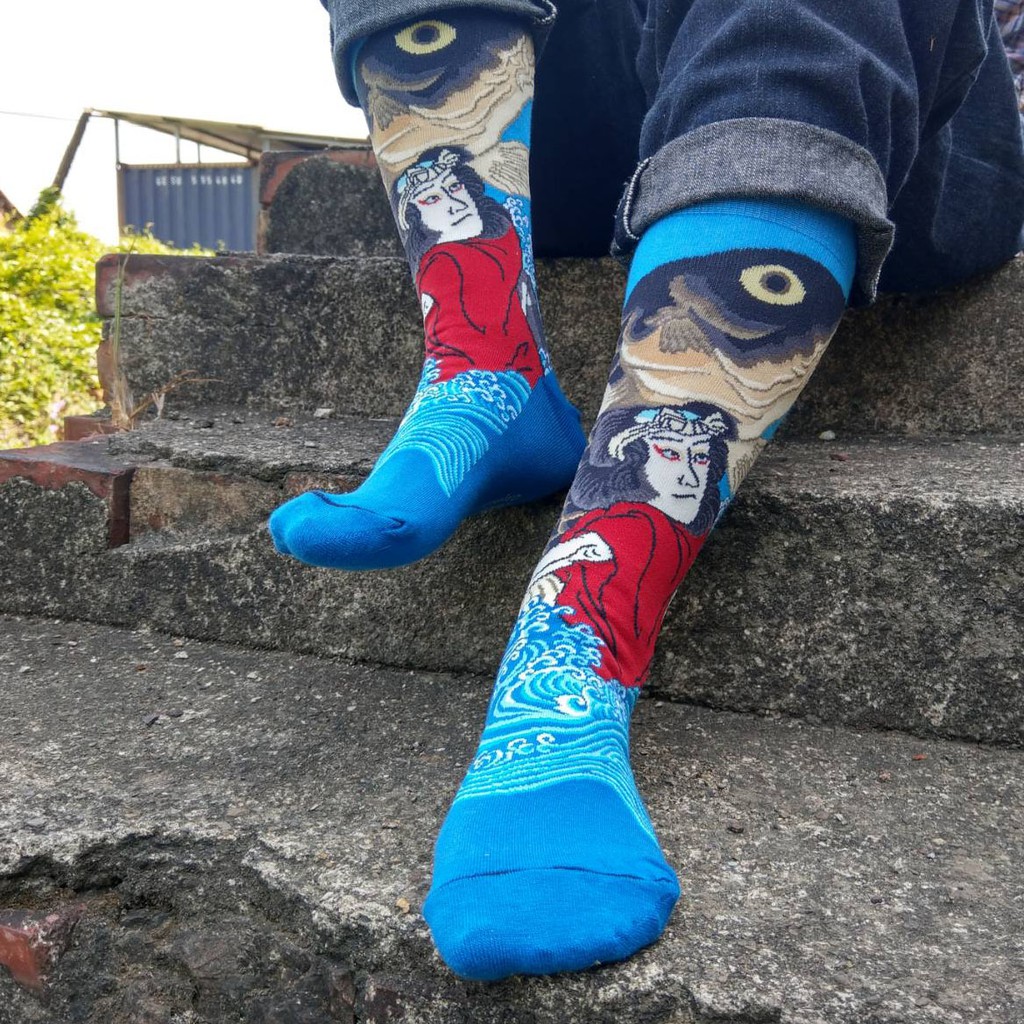 【台灣製造】神田川的與吉 浮世繪 妖怪襪 版畫 大鯉魚 日本襪子 襪子 綿襪 日本名畫 名畫襪 針織襪 藝術襪 長襪