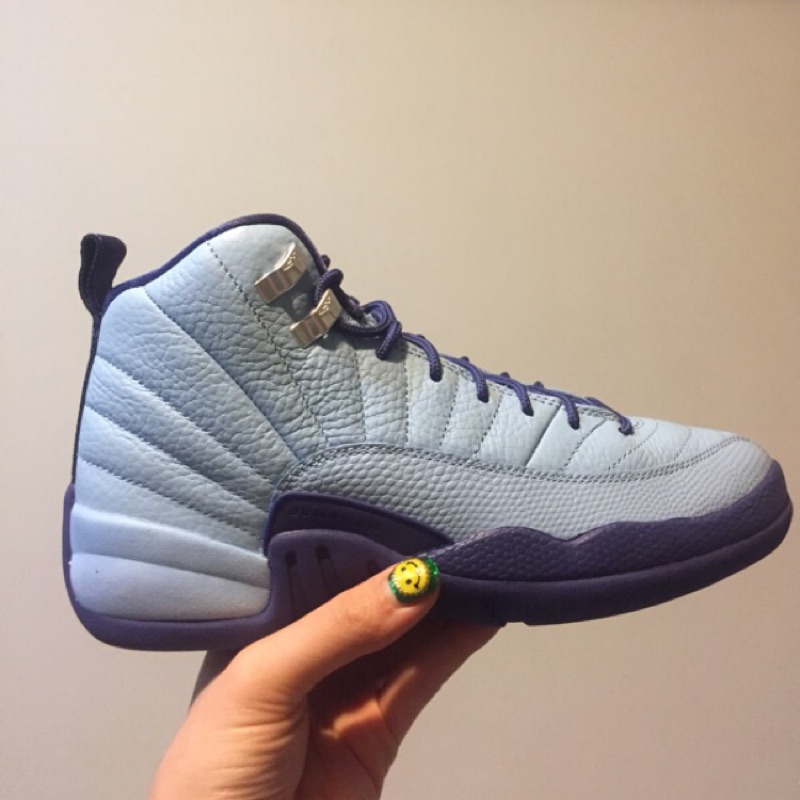 女孩限定色 AIR JORDAN 12 RETRO GG (GS) "HORNETS" 「purple dust」