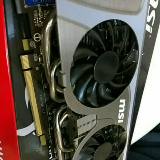 Gtx560ti +轉接線 (附贈一張堪用顯卡)