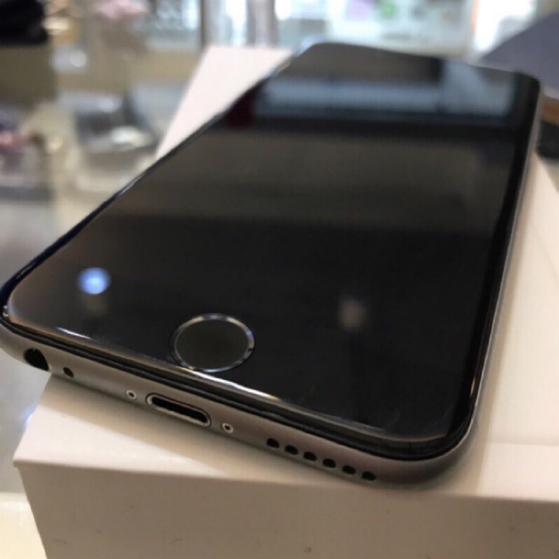 9.3新iphone6 64黑色 盒序一樣 功能正常 電池已更換原廠電池 無維修過無摔機 外觀很新盒裝配件在 =4800