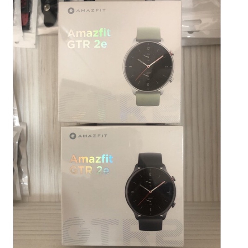 Amazfit 華米 GTR2e 智慧手錶 (陸版) + 五禮包 (錶帶+保護套+保護膜+運動錶帶+充電線)