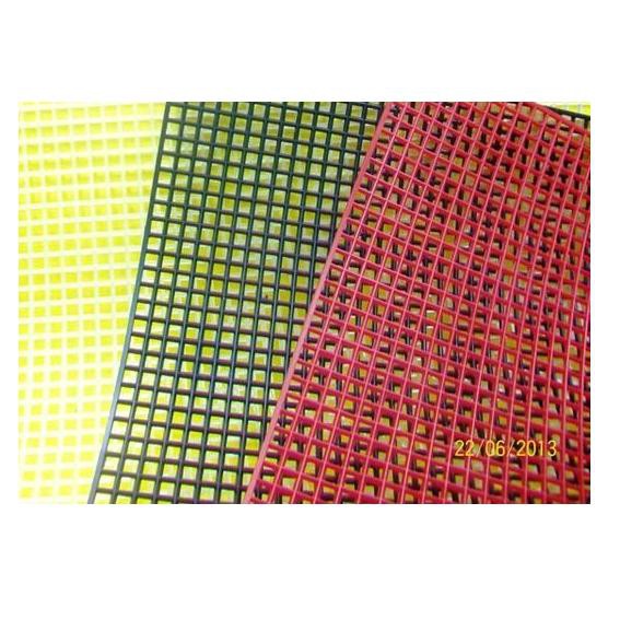 手藝編織用塑膠網片，有大格、小格兩種尺吋【適合鉤包包、袋子、帽子】