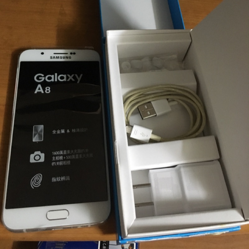 samsung A8 2016 32G白 二手無傷美機