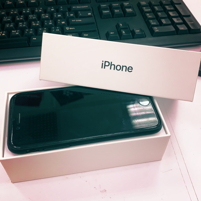 IPHONE 7 128G 全包膜 保貼 還附贈時尚保護殼