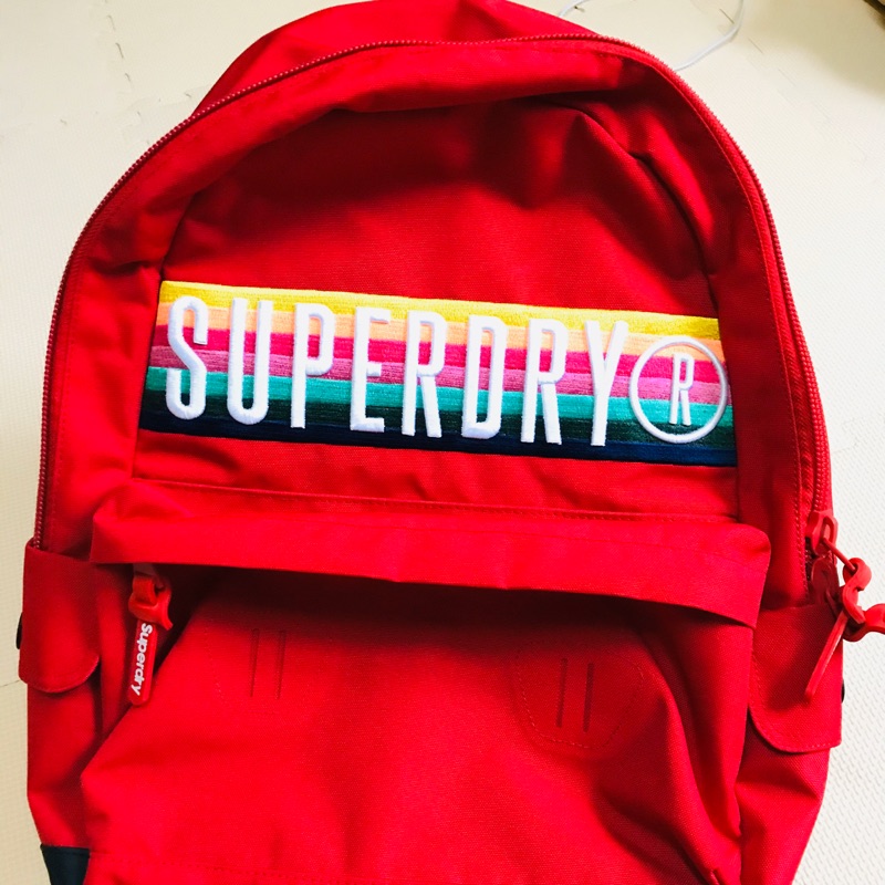 Superdry後背包（全新、、保證正品、吊牌還在）