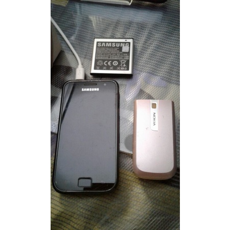 Nokia 2305老手機收藏用 oppo samsung 4g手機當零件機用 兩支可充電一支不能充電 都不能開機了