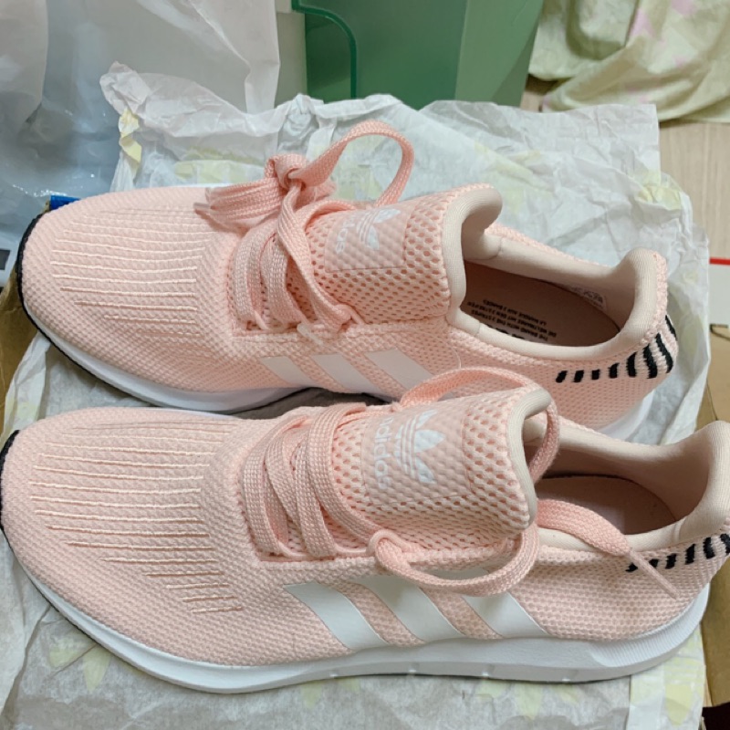 ADIDAS SWIFT RUN 粉愛迪達