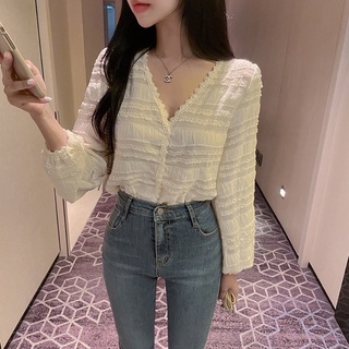 Winni shop韓國連線✈️正韓 氣質V領緹花邊上衣 蕾絲 透膚 氣質上衣 韓國代購 東大門 女裝 代購