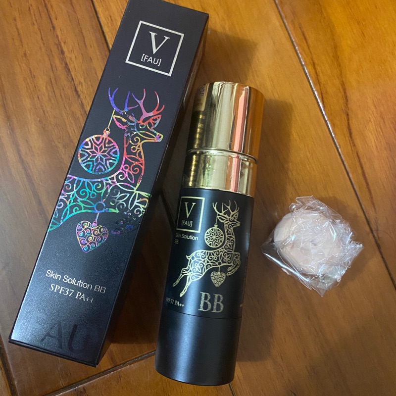 聖誕版 V FAU  第三代珍珠光澤保濕 再生水光遮瑕BB霜黑管（30ml)