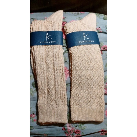 日本原裝KUMIKYOKU米色中長襪原價日幣1000元