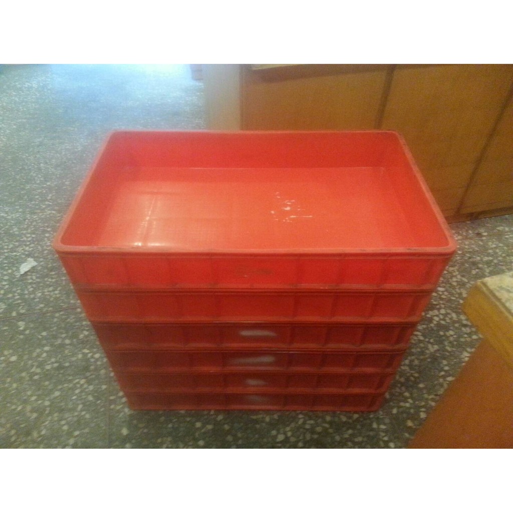 麵包箱(紅色較多,藍色) 790x482x124(mm)，1個賣$100不寄送可自取