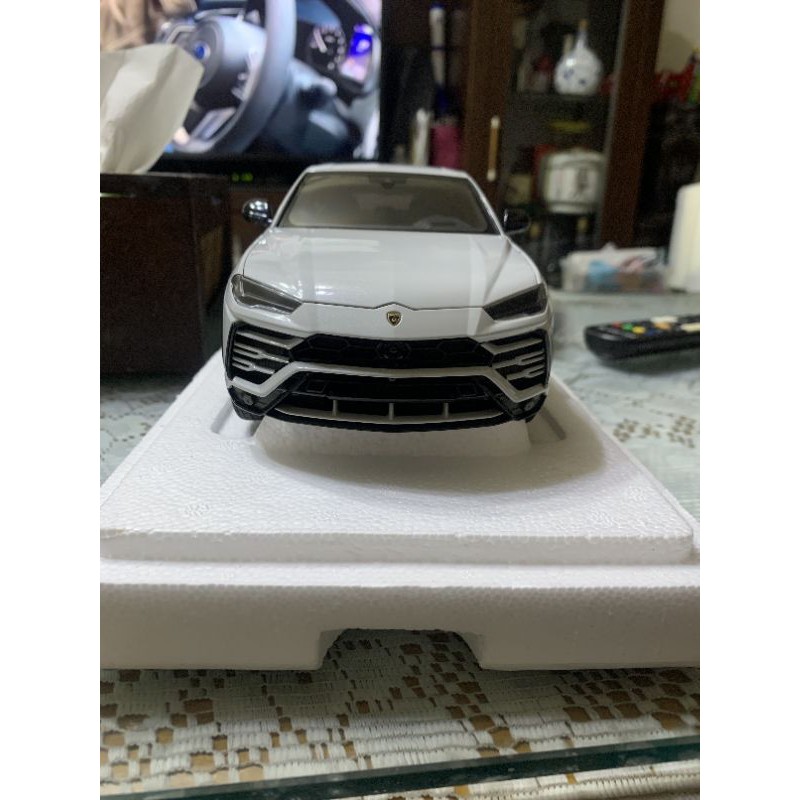 Autoart 1/18 Lamborghini Urus Bianco Icaris