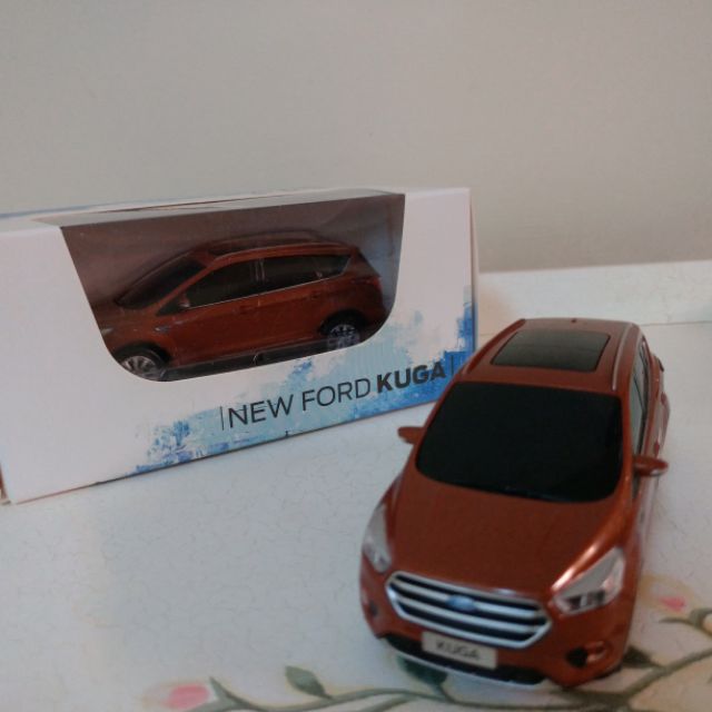 NEW FORD KUGA. 棕紅 1：43模型車