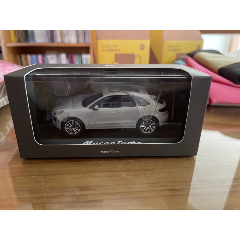 Porsche Macan 保時捷 1:43 原廠模型車