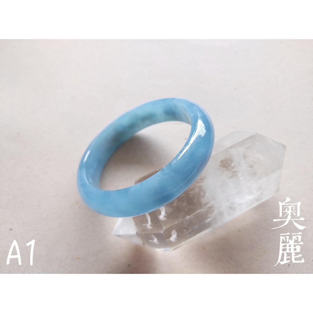 ORLI奧麗水晶。《現貨》高級數天然海藍寶手鐲。天然海水藍寶手鐲A1。內徑61MM約19.5號