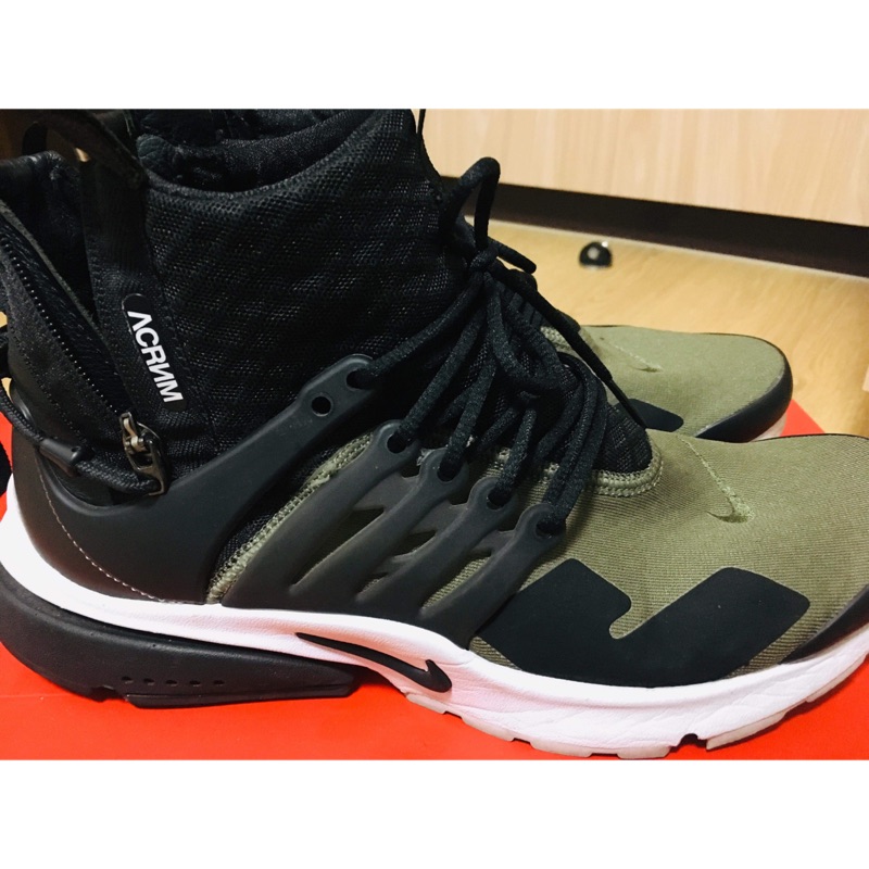 nike acronym olive