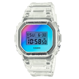 【CASIO 卡西歐】G-SHOCK 仲夏天空彩虹玻璃方形電子錶-透明(DW-5600SRS-7)