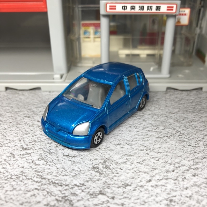 Tomica 110 Toyota vitz