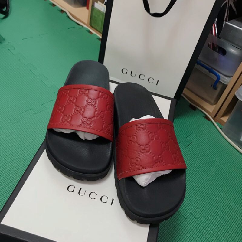 Gucci牛皮拖鞋