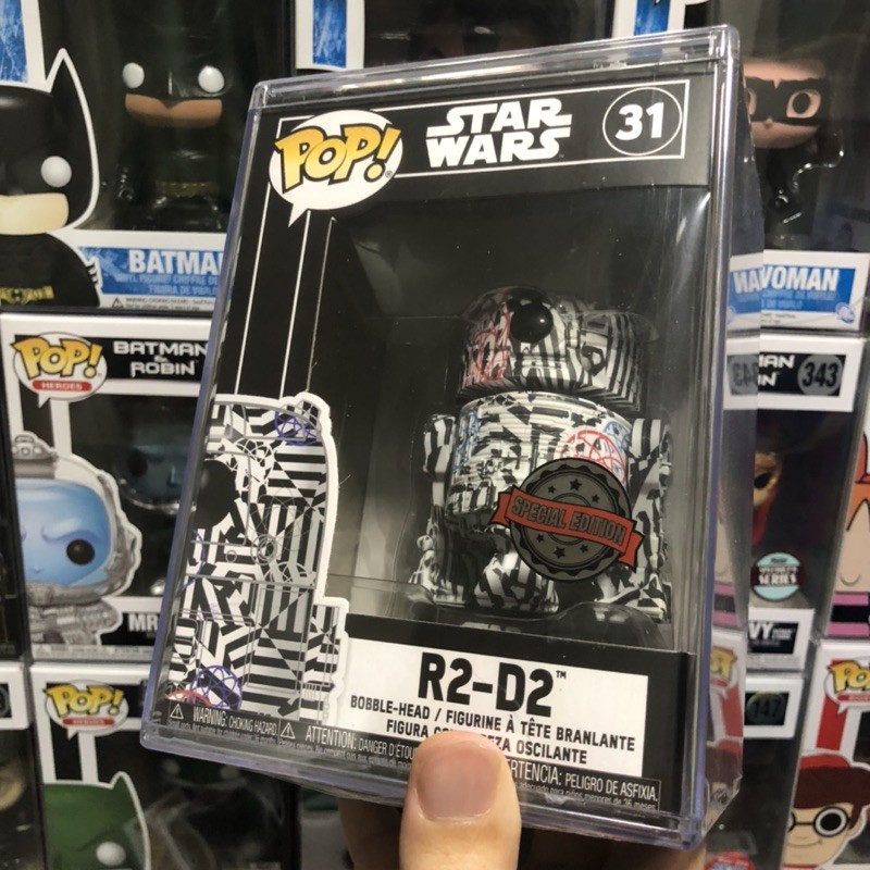funko pop futura r2d2