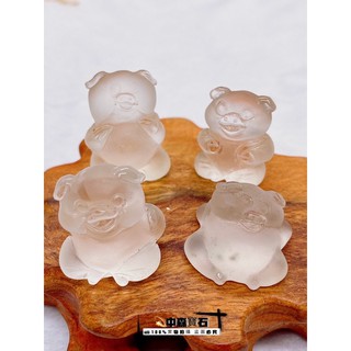 中三寶石🔮純天然 白水晶 俏皮巧雕 福氣豬仔 豬擺件 小擺件 把玩 好命豬 #能量 #消磁 #淨化