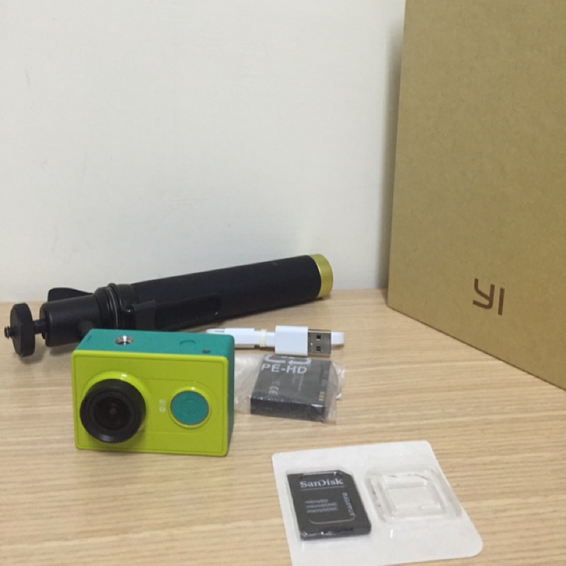 小蟻運動相機，原廠記憶卡、原廠電池、原廠自拍棒