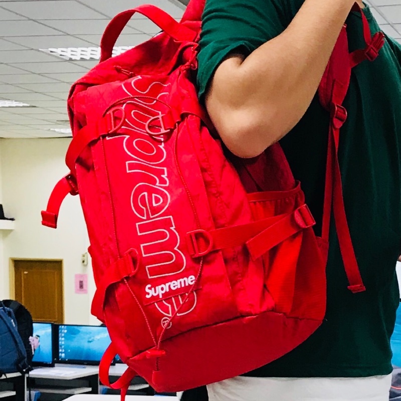 Supreme 18FW 45th backpack red