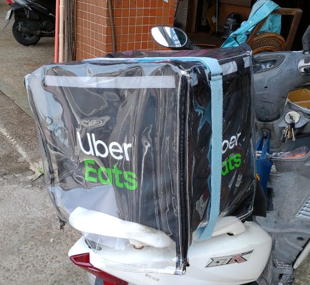 Ubereats官方正規大保溫包的防水雨罩，只有雨罩喔 蝦皮購物