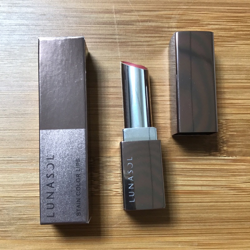 Lunasol 柔薰唇膏 限量色 EX04 Vivid Red