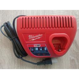 【屏東工具王】全新 MILWAUKEE 米沃奇 M12 12V 充電器