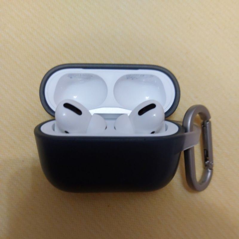 Apple Airpods pro 正版蘋果 無線藍芽耳機 女生用過保養十分乾淨 附犀牛盾保護殼 二手 極新