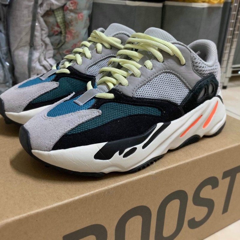 yeezy 700 og