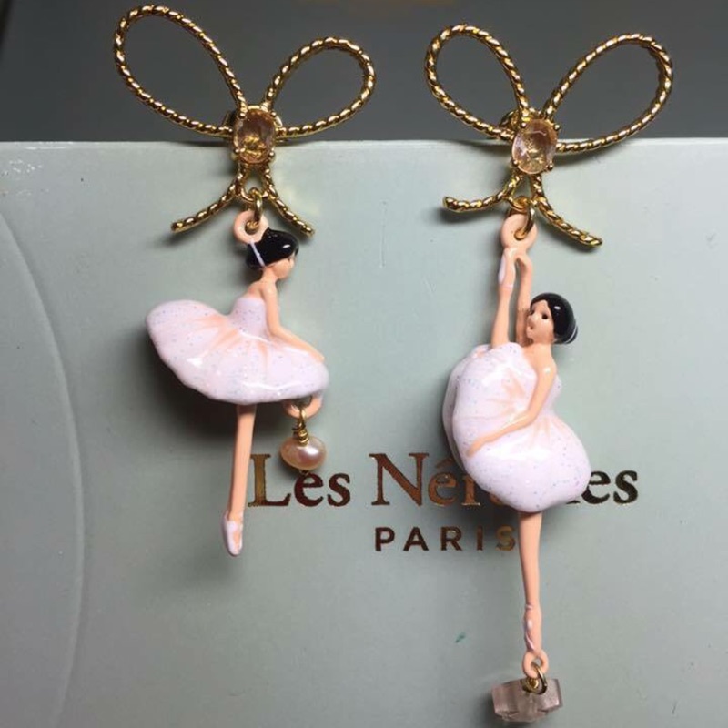 👑轉賣👑蕾娜海 Les Nereides 白色 芭蕾女伶 蝴蝶結款 針式耳環 購於台中大遠百