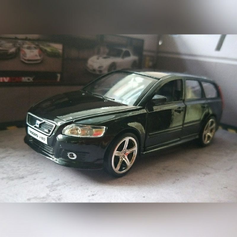 無盒裝*絕版品釋出* 1/32 凱楠富豪 VOLVO V50 V60 旅行車 雨刷 搖控器 水箱罩 晶片