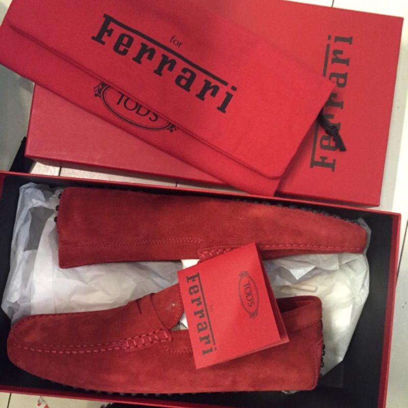 Tod’s x Ferrari 458 紅色豆豆鞋