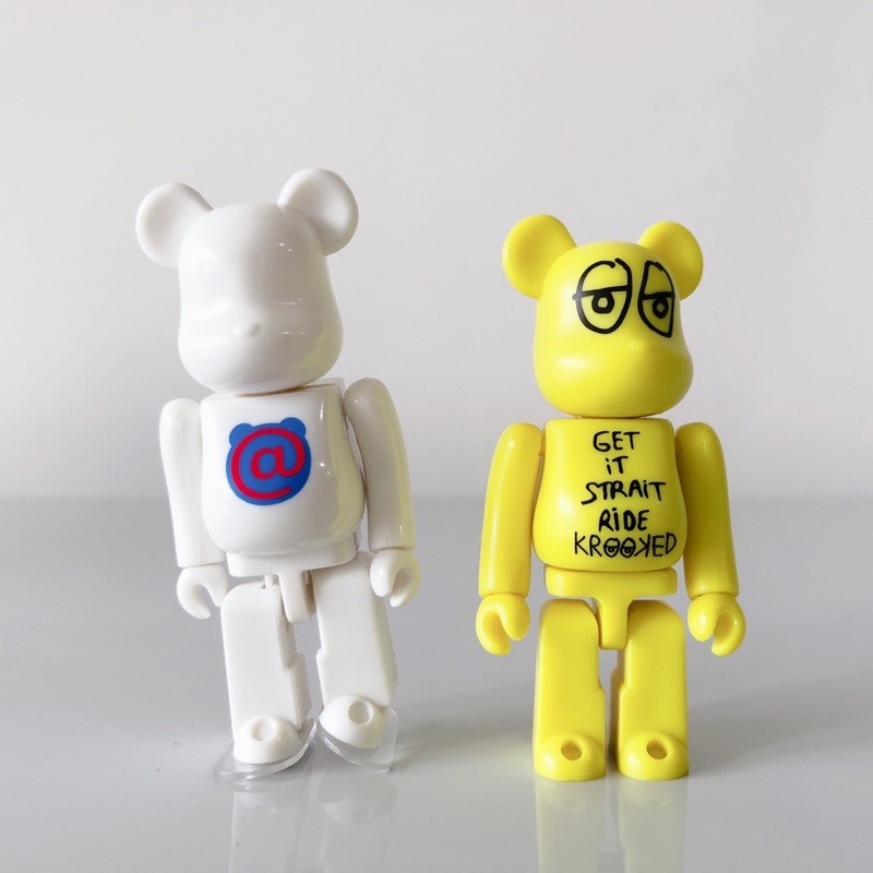 Be@rbrick 20代 artist 街頭潮牌KROOKED 字母@走路款 Bearbrick