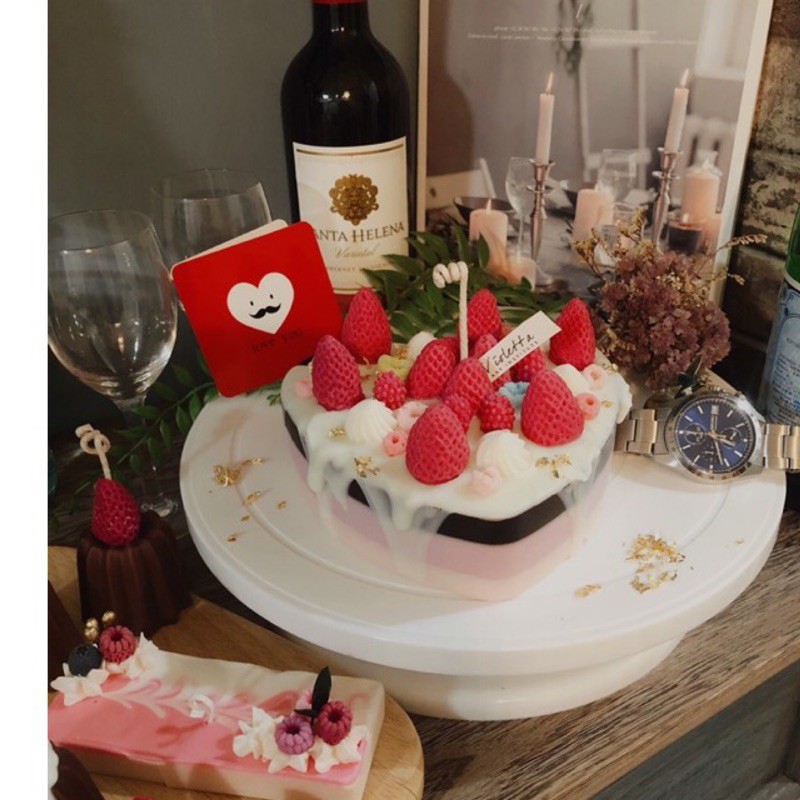 草莓奶油蛋糕香氛精油蠟燭·6吋蛋糕·情人節禮物·母親節禮物 生日禮物·韓國香氛精油