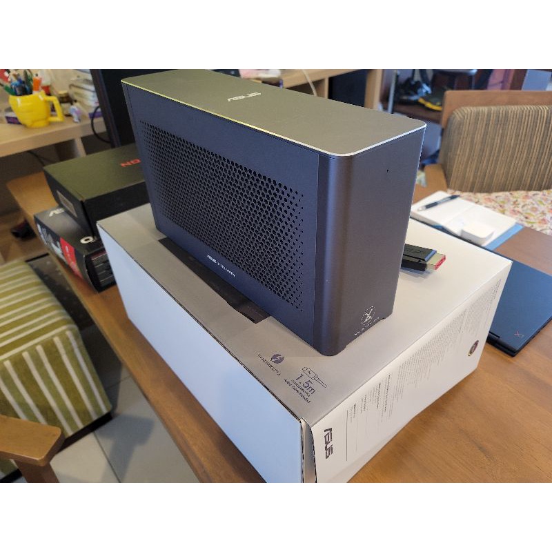 ASUS XG Station pro 筆電3D顯卡外接盒，TB3(相容MAC OS)