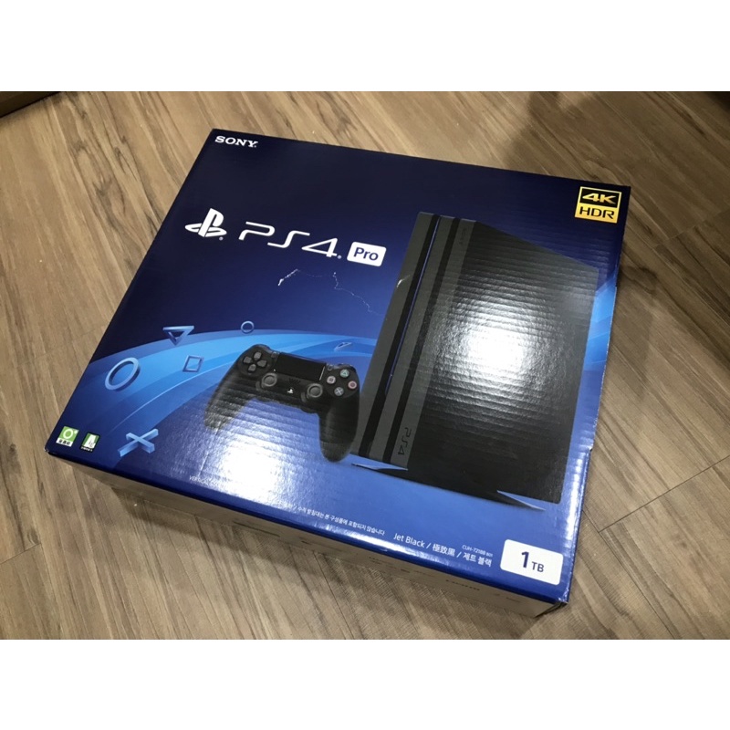 近全新 ps4 pro 1TB 主機 極致黑 7218B 台灣公司貨