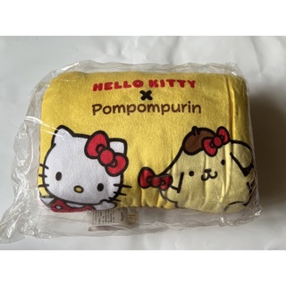 Hello Kitty x Pompompur in 暖手抱枕 靠枕 午睡枕 凱蒂貓 布丁狗 暖手枕 午安枕 腰枕 枕頭