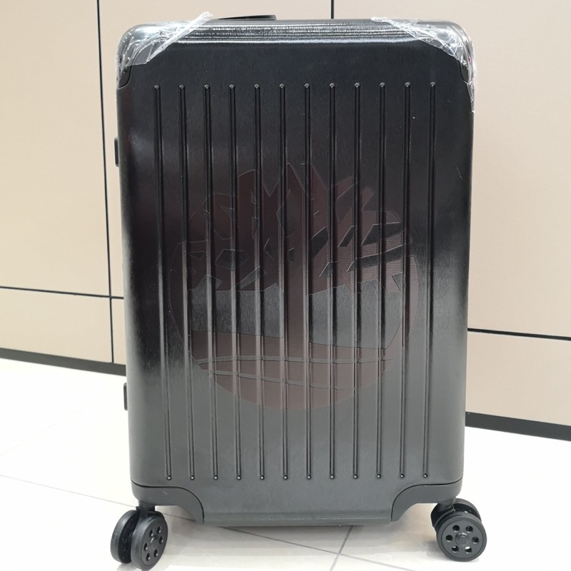全新Timberland行李箱，24吋限量版，質感緊逼RIMOWA