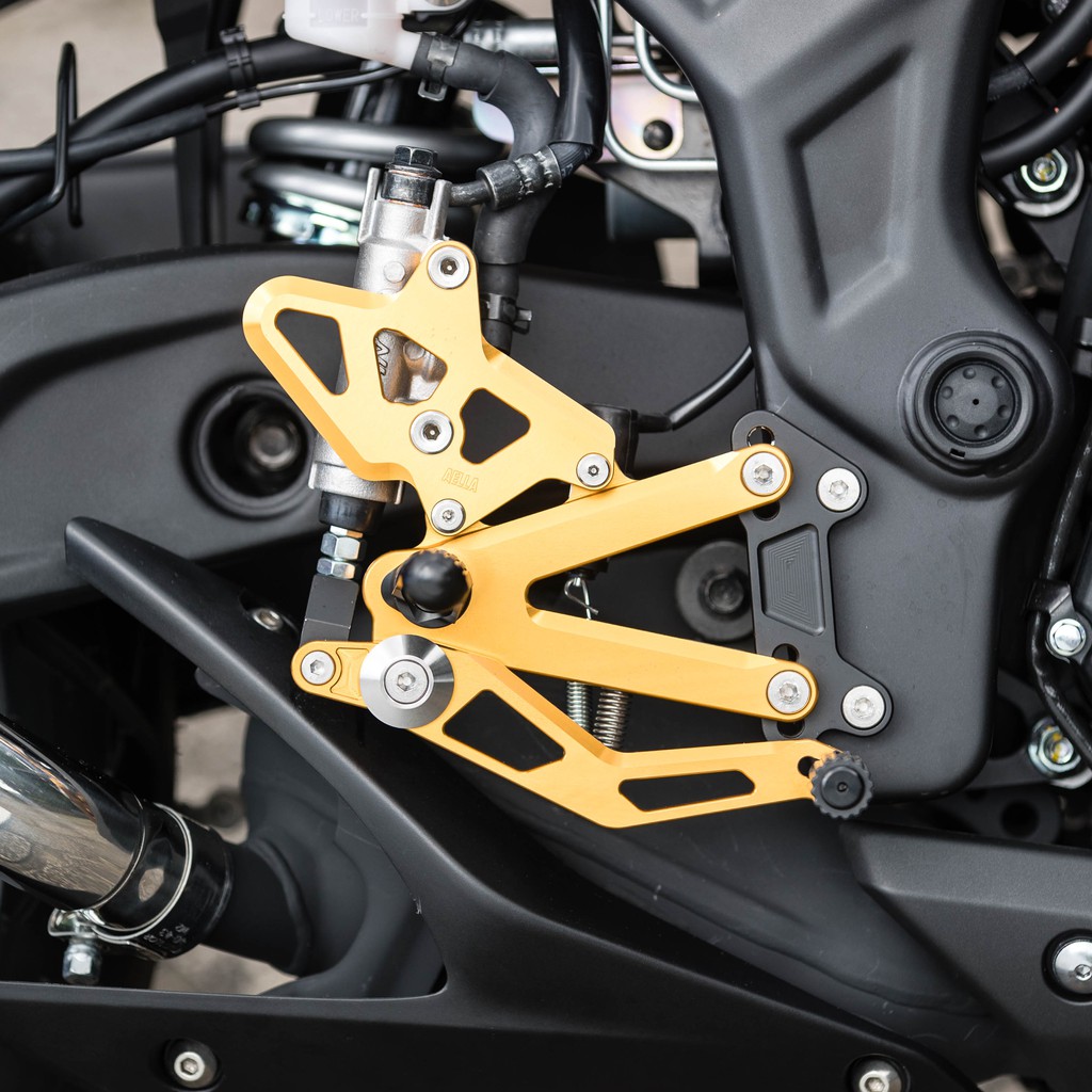 【AELLA】YAMAHA R3 腳踏後移全組 (AE-02017)