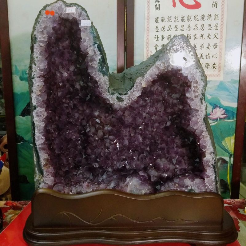 頂級天然 (( 60.75公斤巴西水型紫水晶洞))   藏風 納氣 啟發智慧 聚財